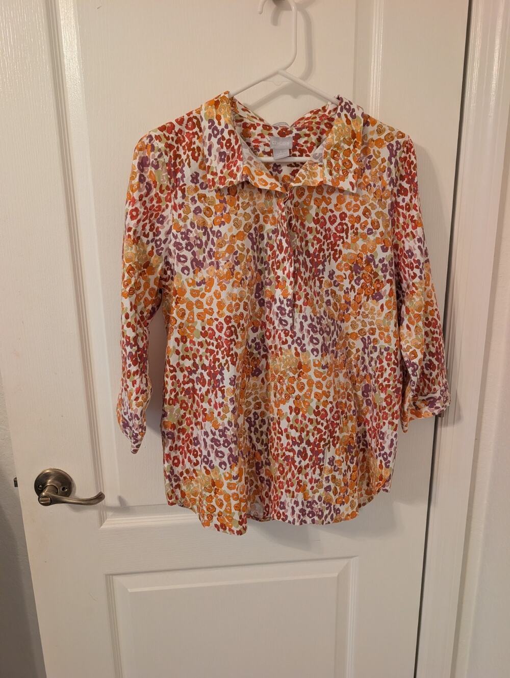CHICO'S Non Iron Stretch Womans Animal Print Button Back Tunic size Medium 8-10